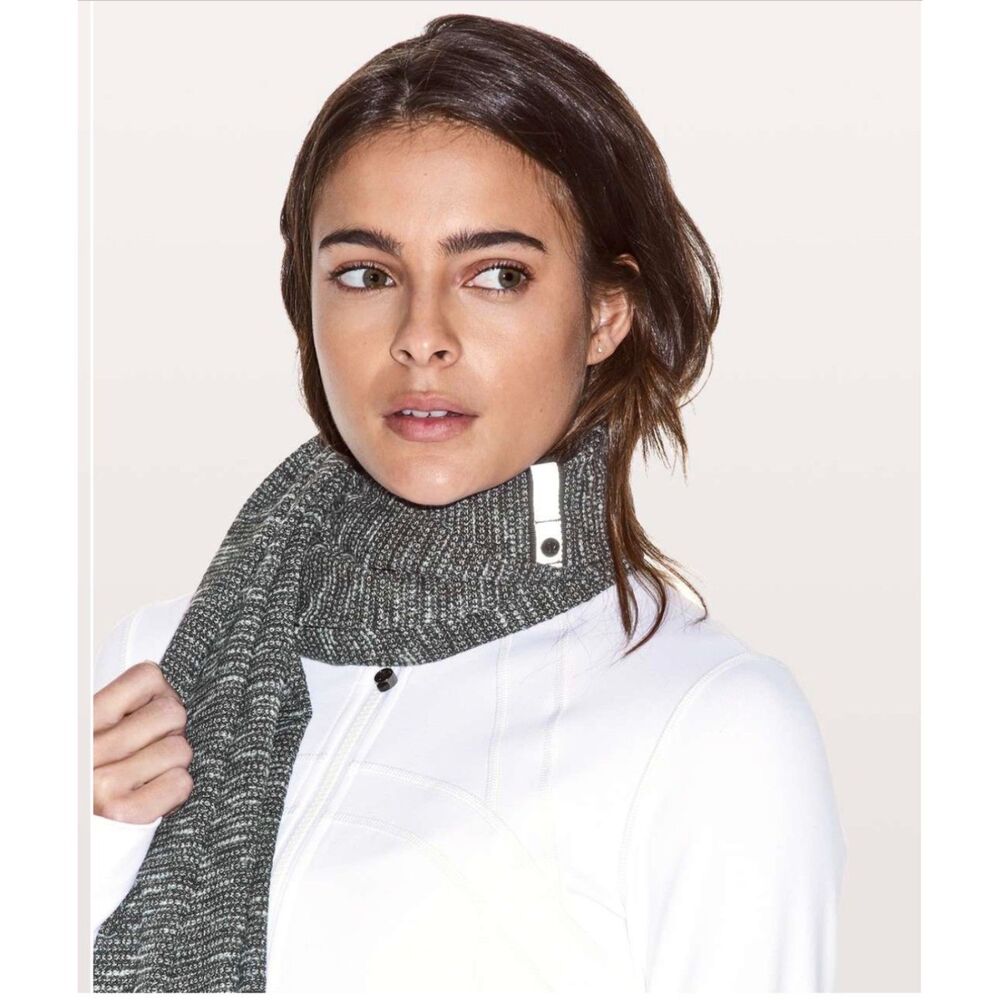 Lululemon Vinyasa Scarf Coco Pique Black White - Picture 2 of 8